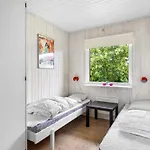 Dorathea - 360m From The Sea By Interhome