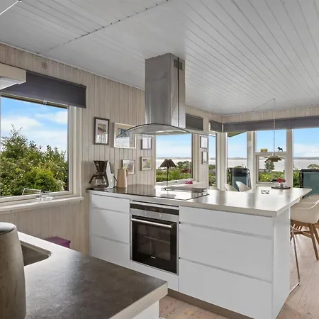 Dorathea - 360m From The Sea By Interhome *