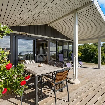 Dorathea - 360m From The Sea By Interhome *