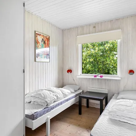 Dorathea - 360m From The Sea By Interhome