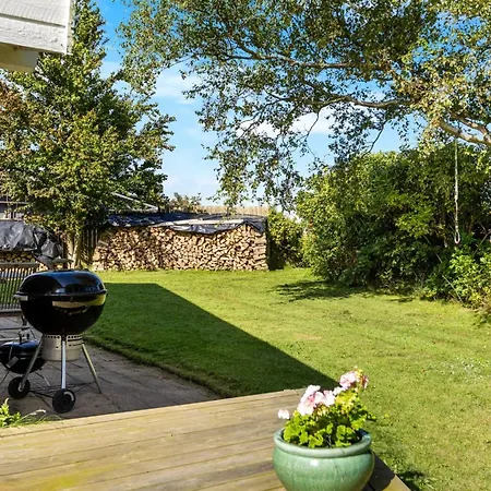 Dorathea - 360m From The Sea By Interhome